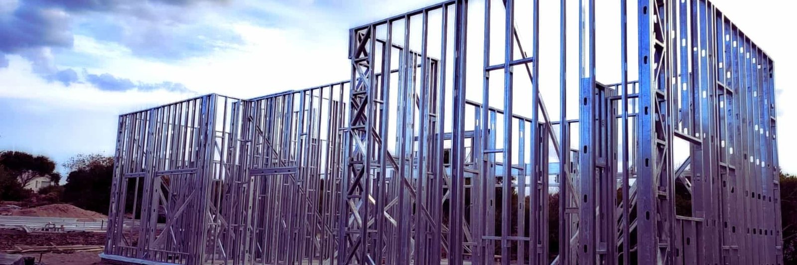 Estructura de perfiles de acero en obra