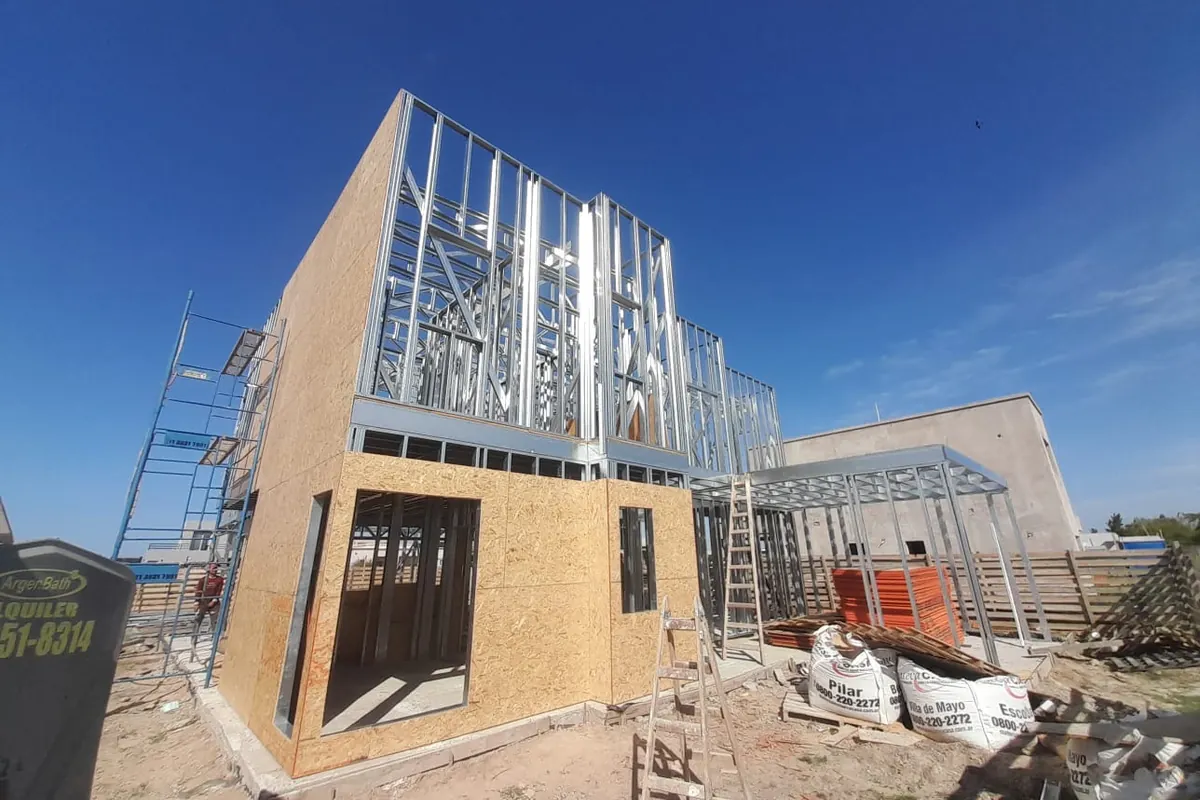 Estructura de Steel Framing sobre cerramientos de vivienda
